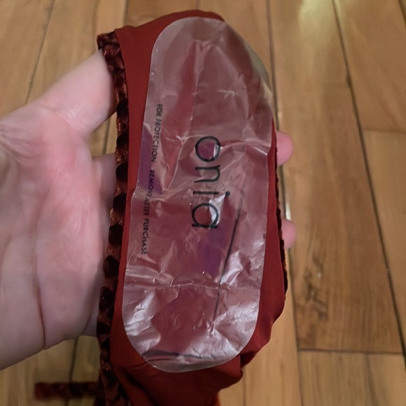 NWT ONIA RUBY DIAMOND BOTTOM - Picture 5 of 7